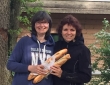 Carli en Petra met baguettes